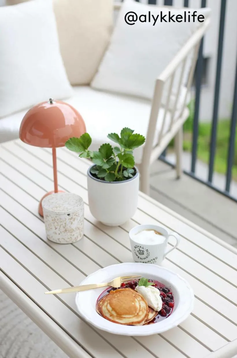 BELLEVILLE Soffbord 79x122 Cm