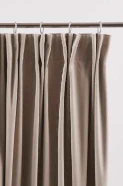 ELSIE Mörkläggningsgardin - 1 Längd - Extrabred