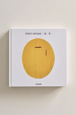 MIYAKE,2nd EDITION Coffee Table Bok