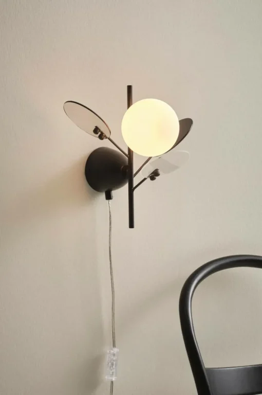 PETAL Vägglampa