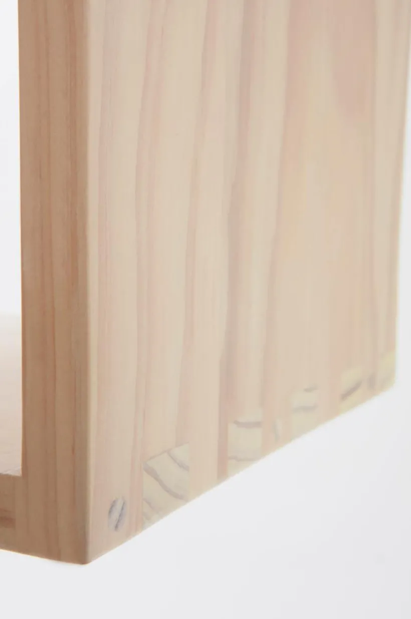 REYKJAVIK Vägghylla